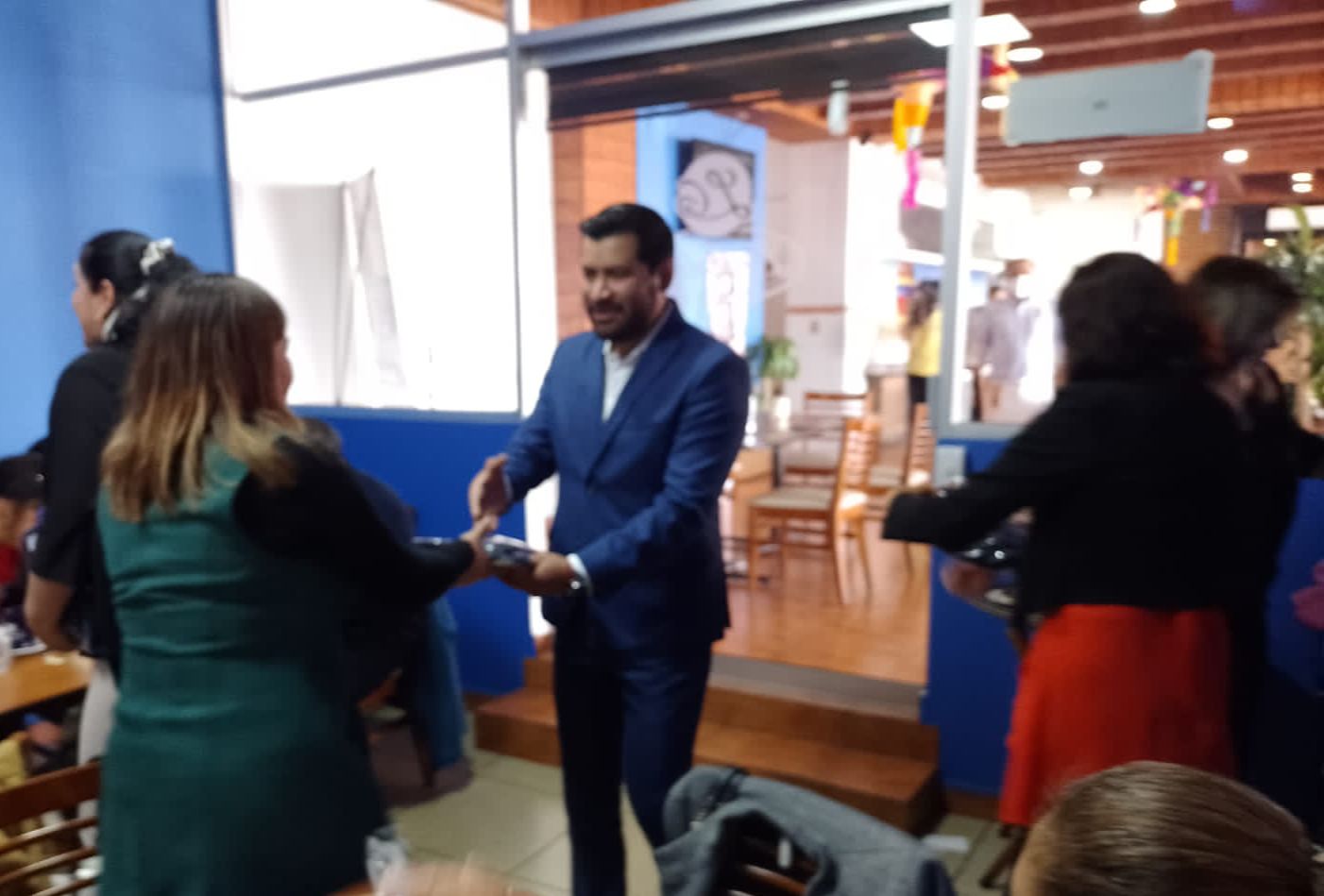 Entrega sección 27 del SNTSA pijamas quirúrgicas a trabajadores de la jurisdicción 3